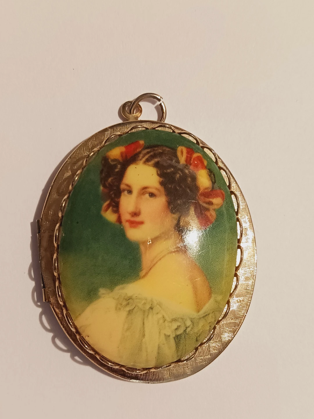Gorgeous Vintage Caneo  Portrait Locket Pendant