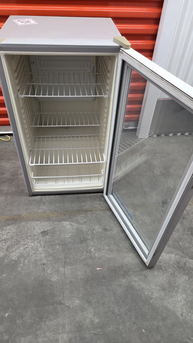 Bud Light Mini Fridge Cooler - photo 4