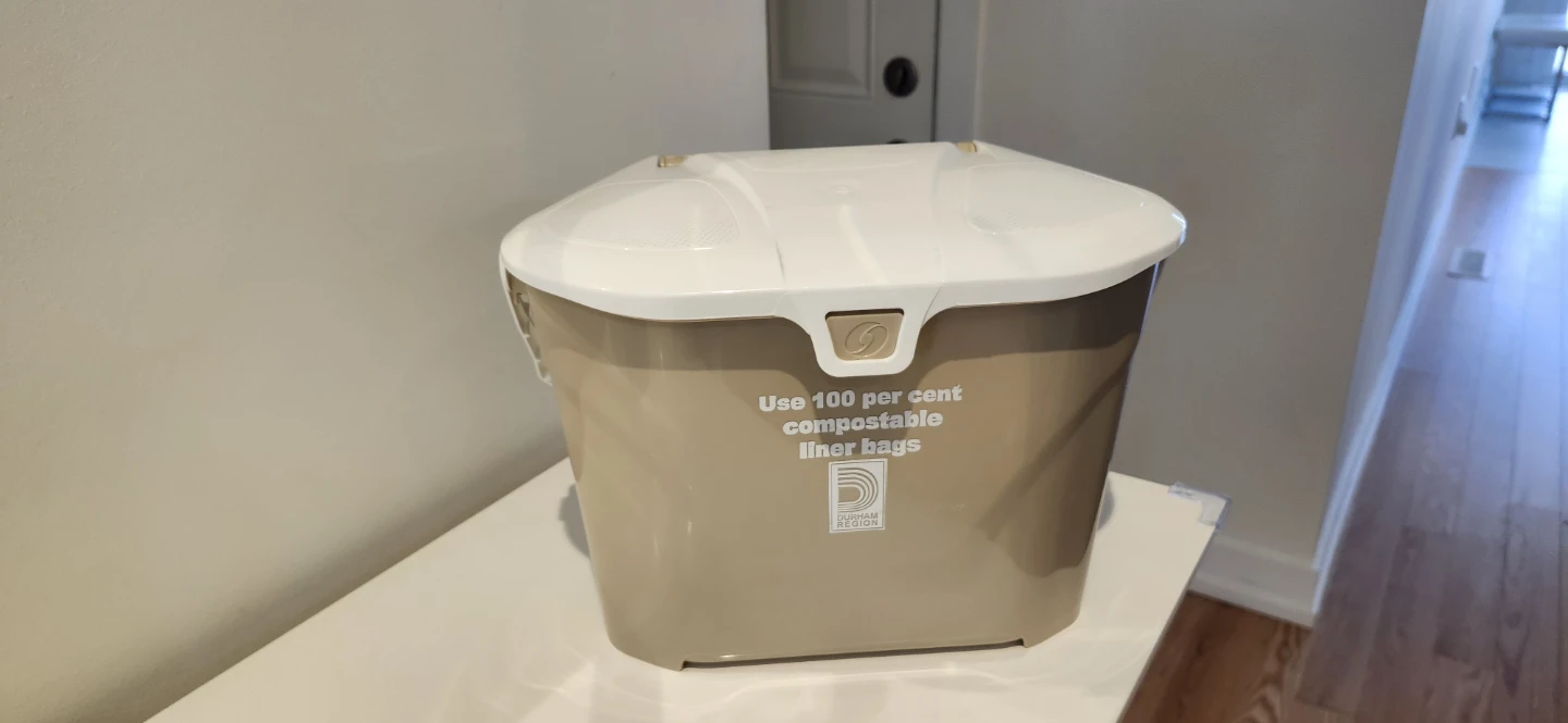 Kitchen Compost Bin