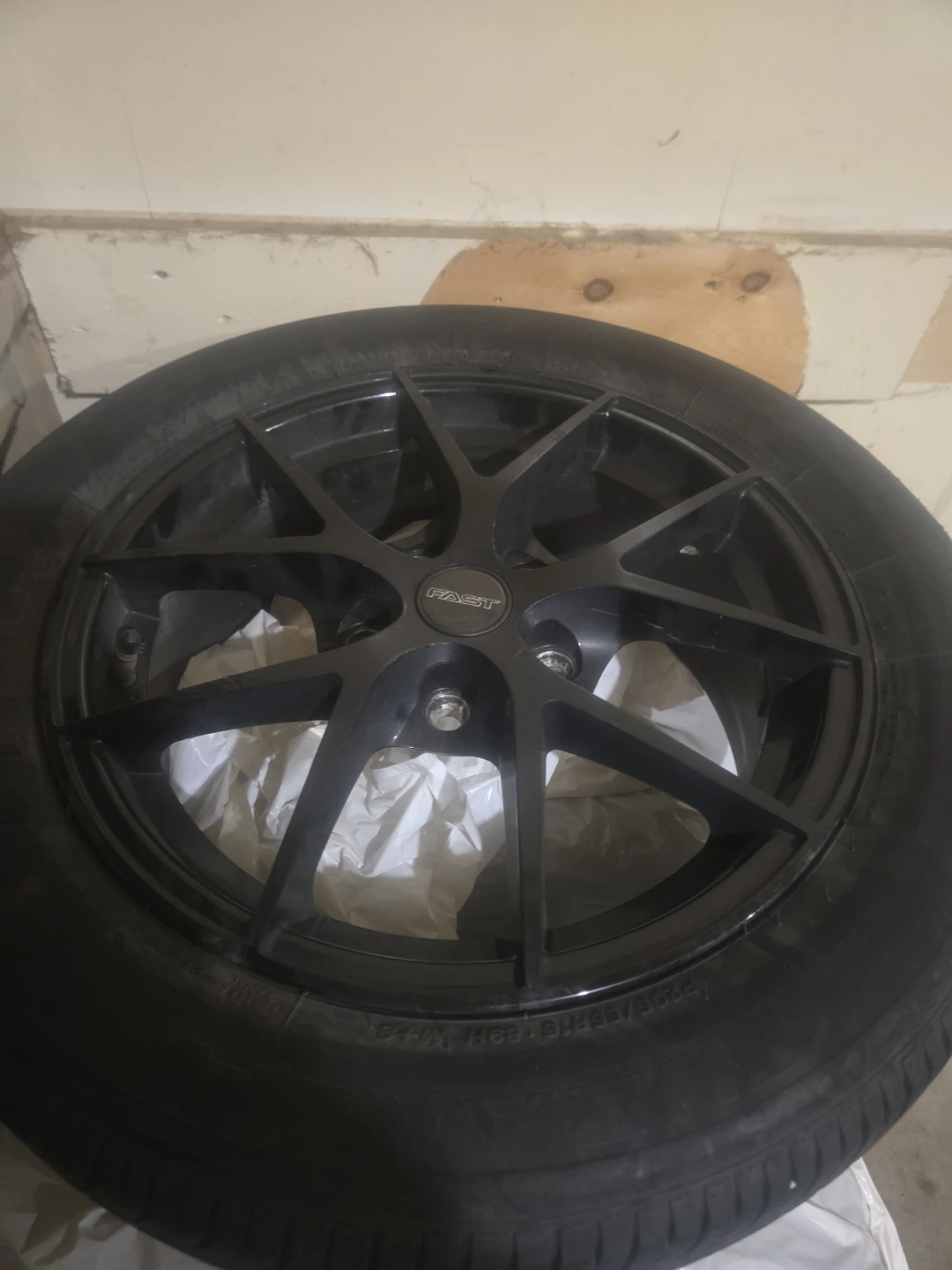 FAST Wheel with Tire - photo 2