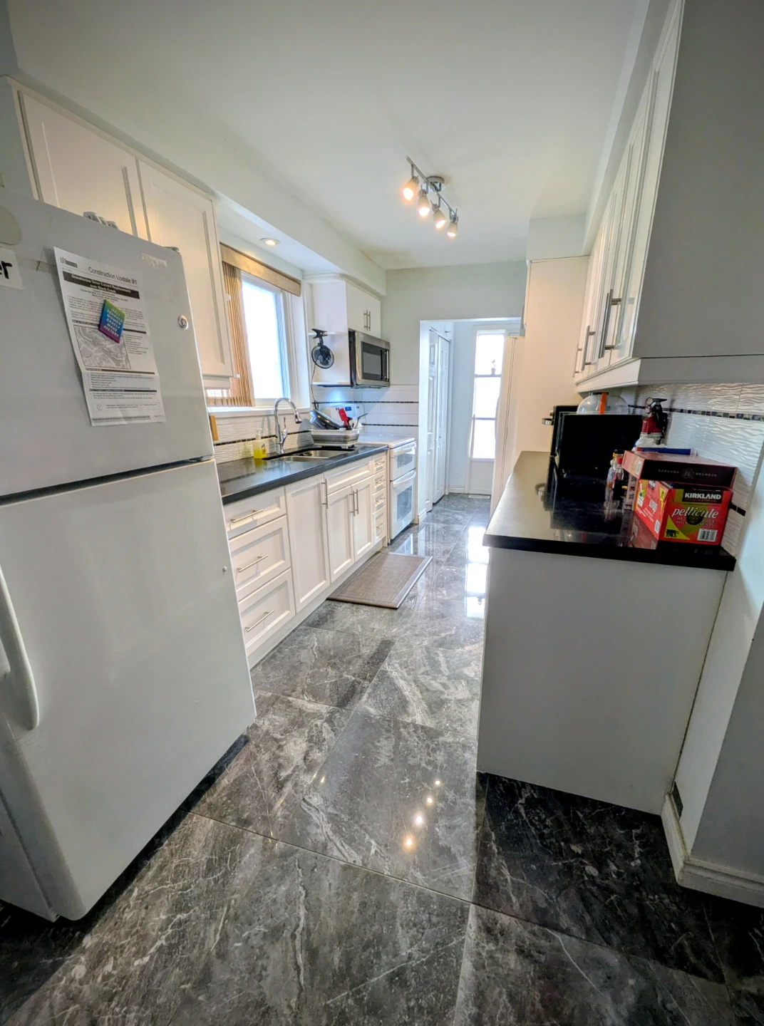 Spacious Upper Unit with Private Bedroom & Private Washroom