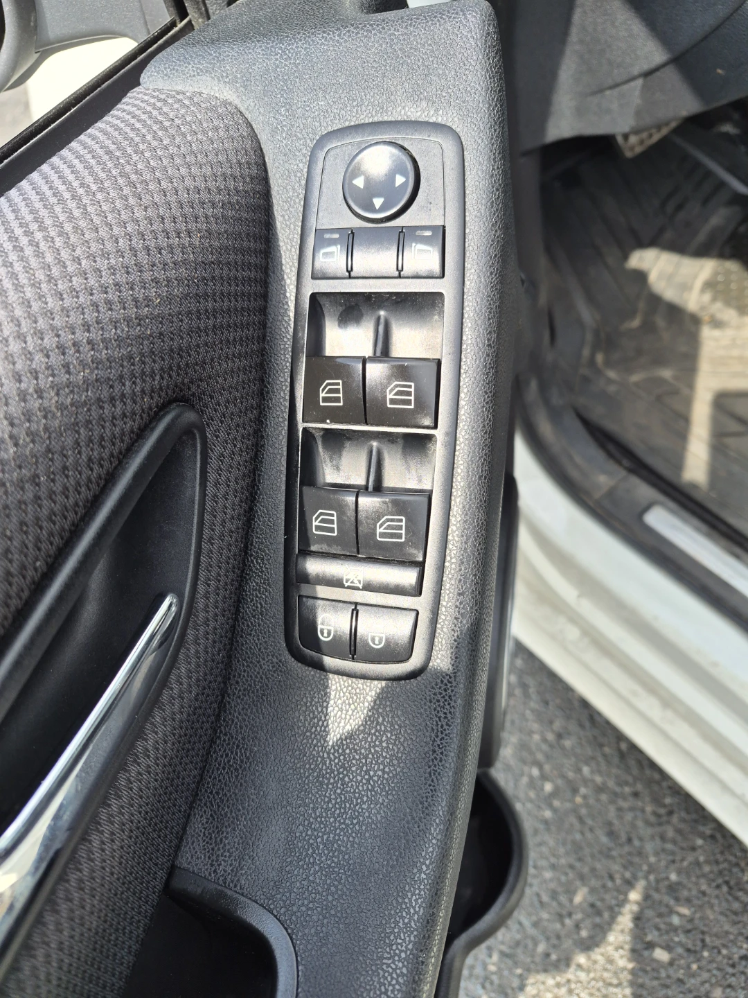 Mercedes B200 Turbo with safety - photo 4