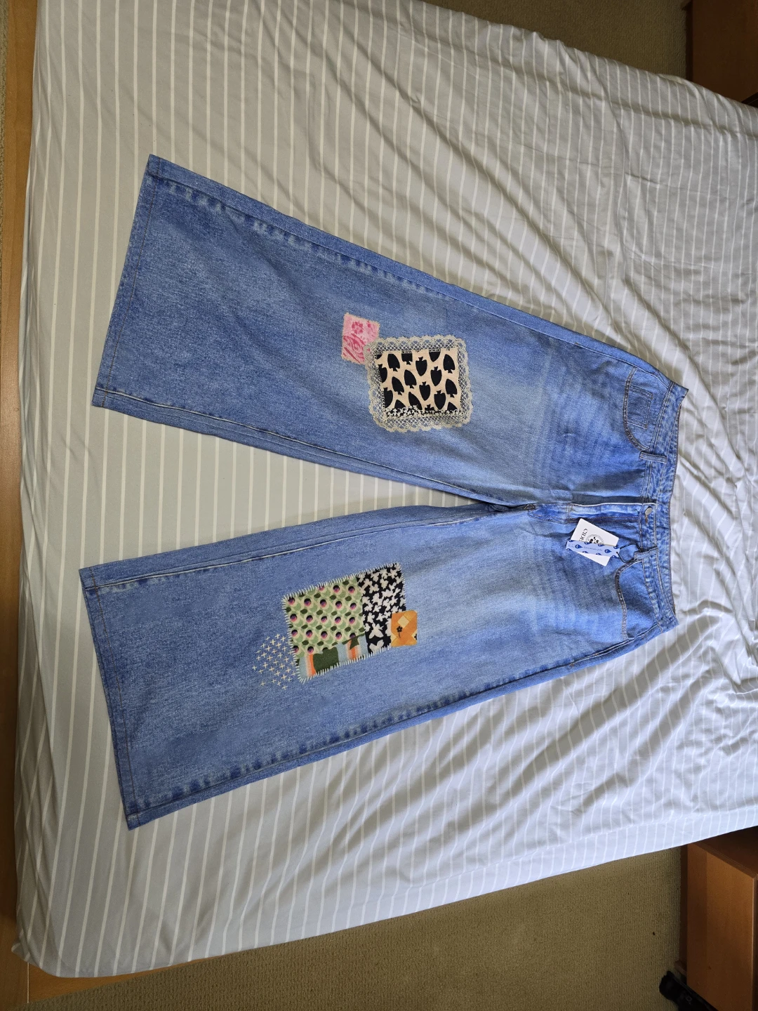 BRAND NEW Women's Wide Leg Jeans with Patchwork Embellishments