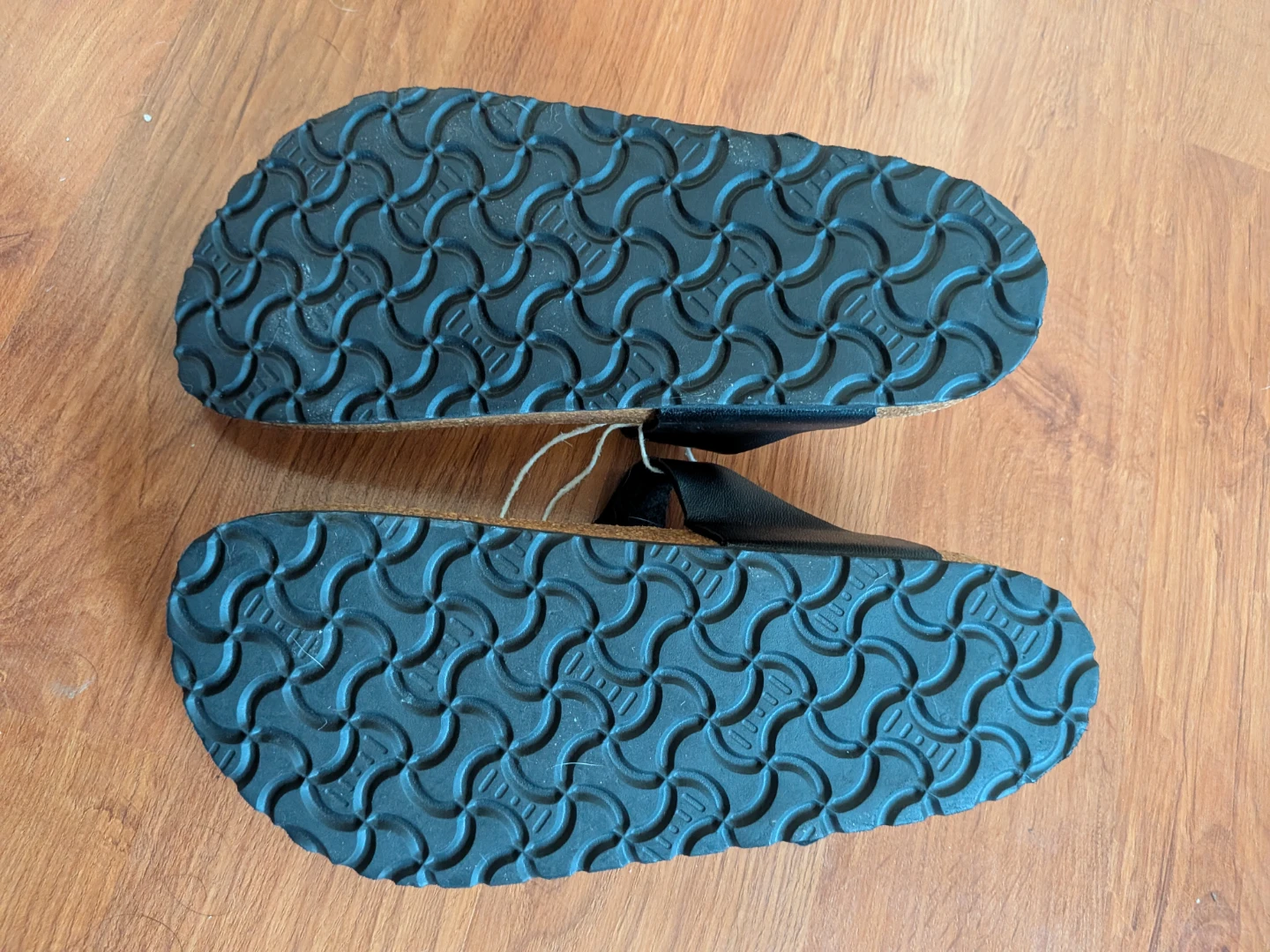 Denver Hayes Black Thong Sandals ⚽ - photo 3