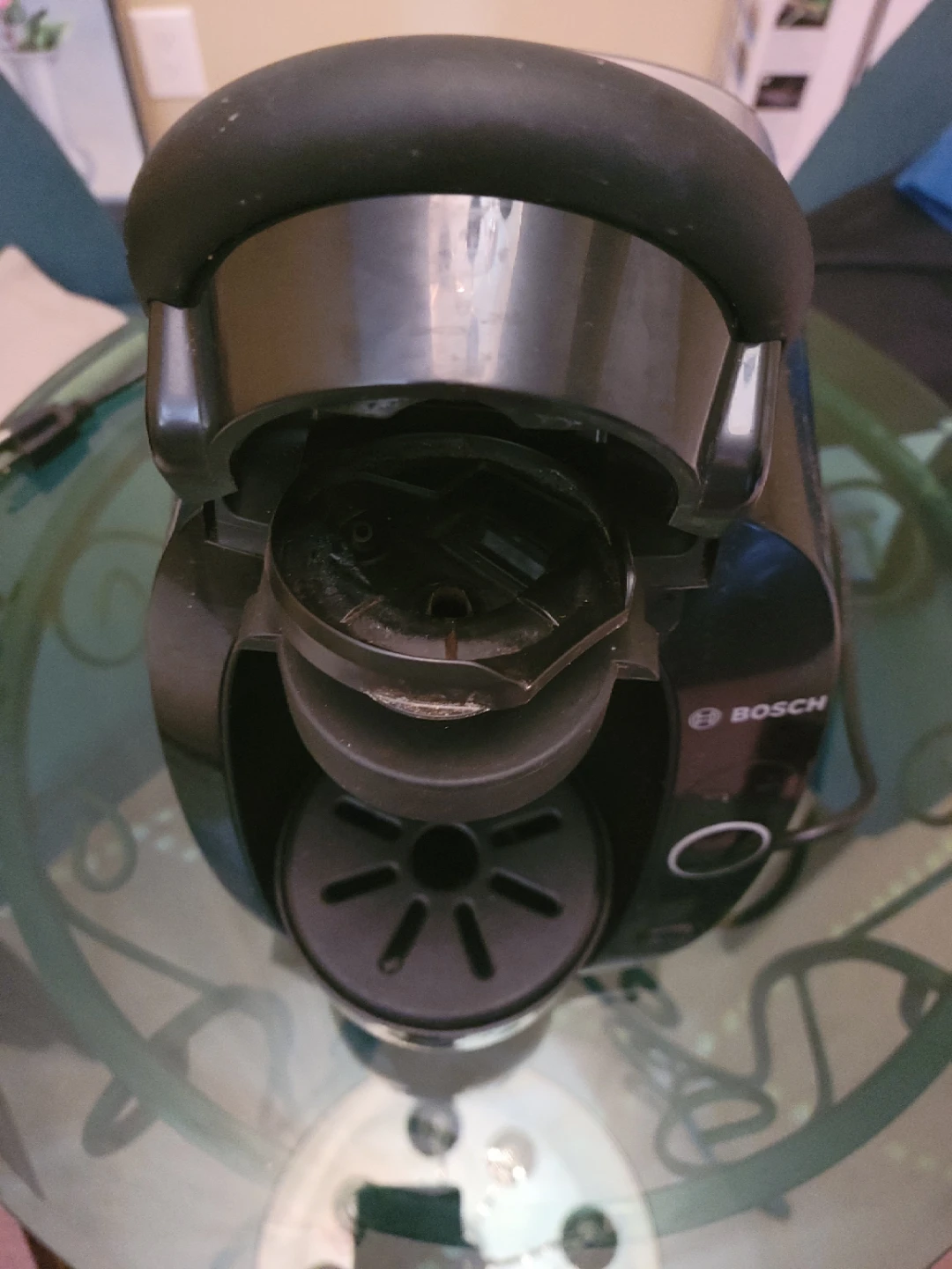 Bosch TAS2002UC Tassimo Coffee Maker - photo 2