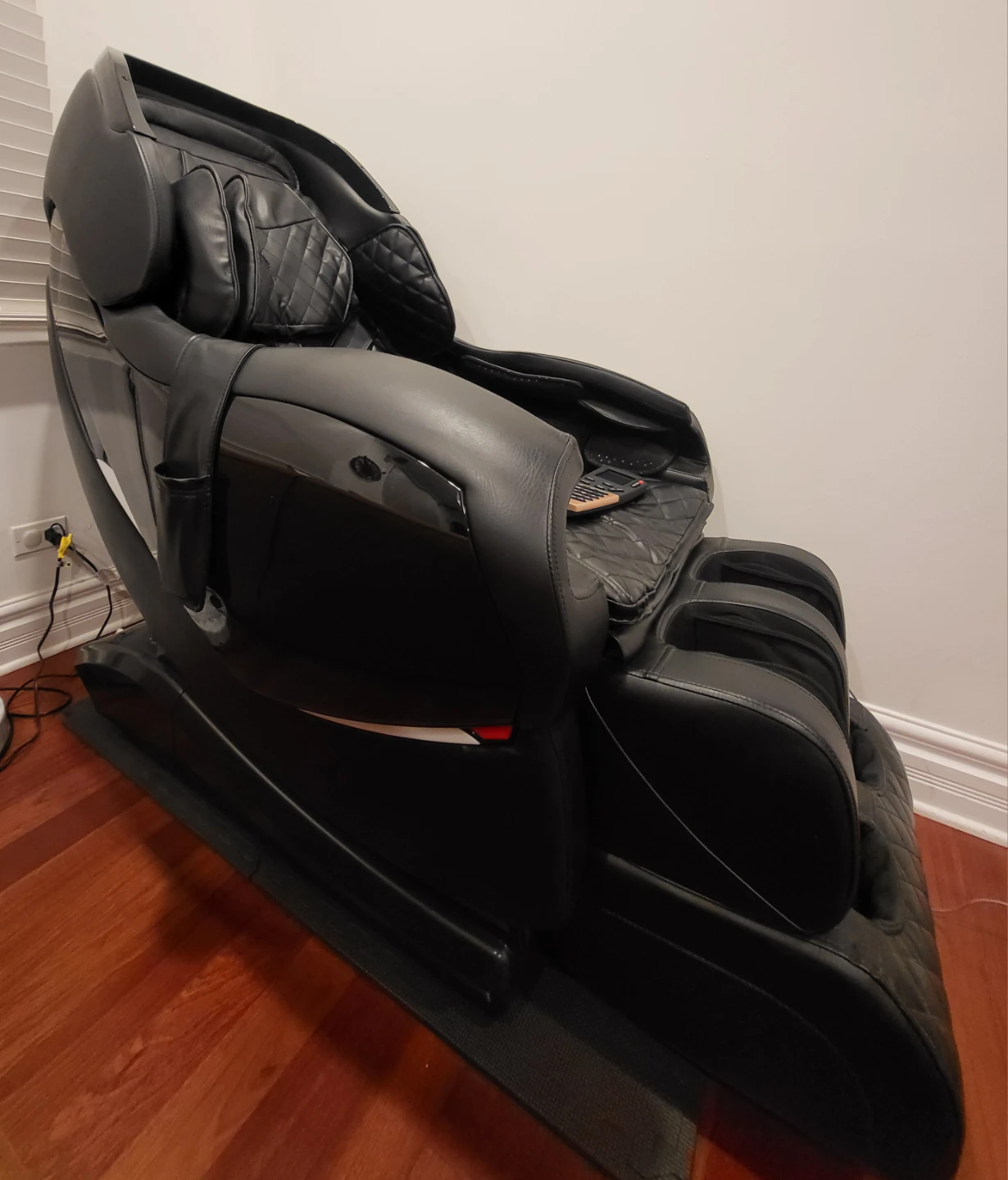 Ootori RL900 Full Body Massage Chair – Zero Gravity - photo 2