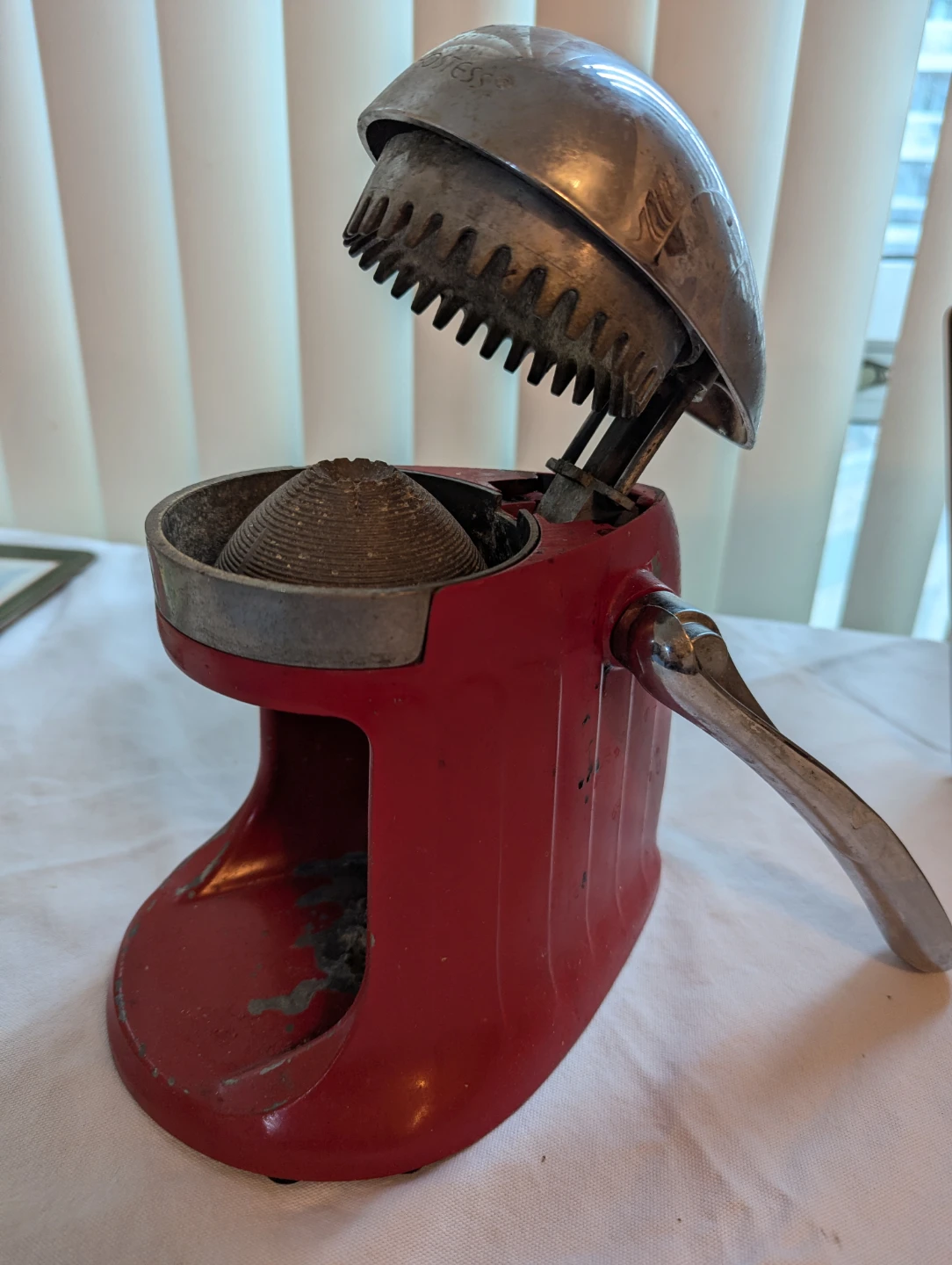 Vintage Magic Hostess Red Citrus Juicer - photo 2