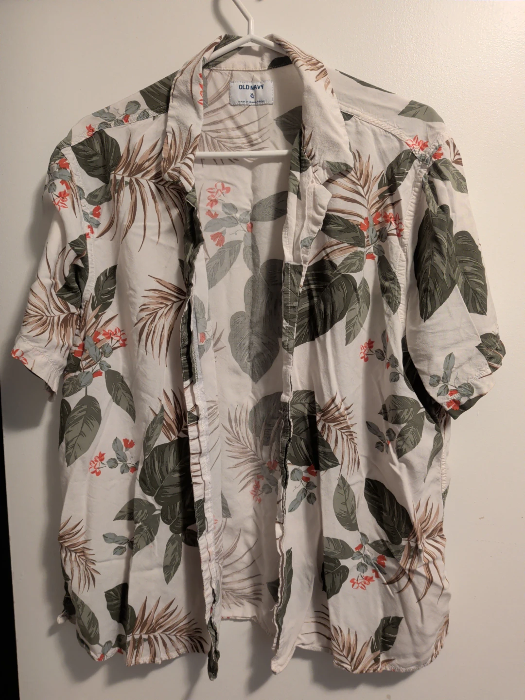 Old Navy Men's Hawaiian Shirt