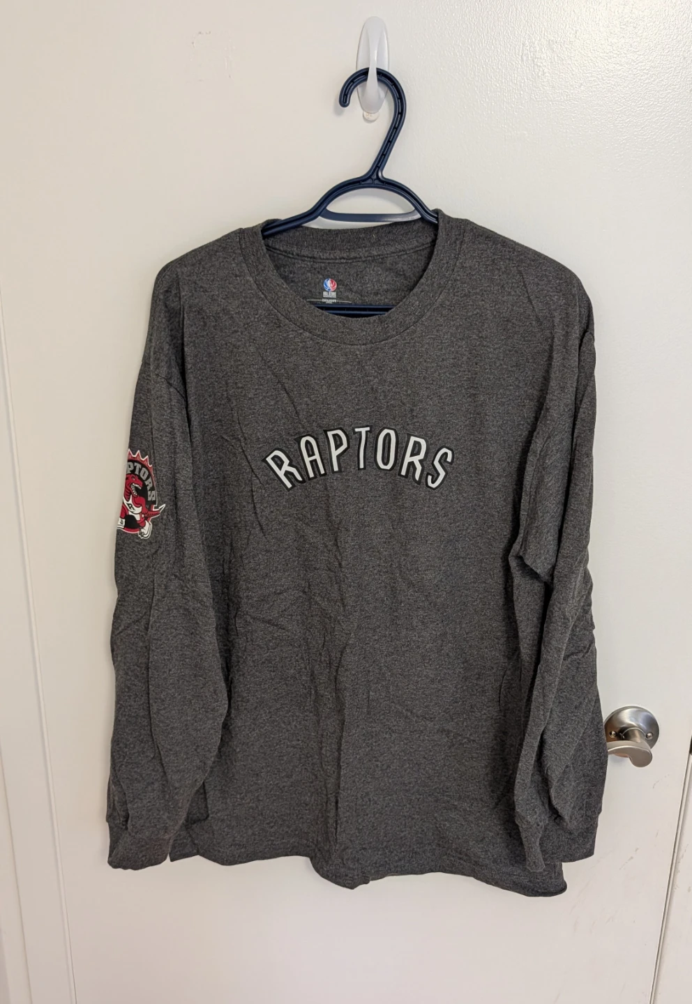 Toronto Raptors Long Sleeve Shirt - Men's Large