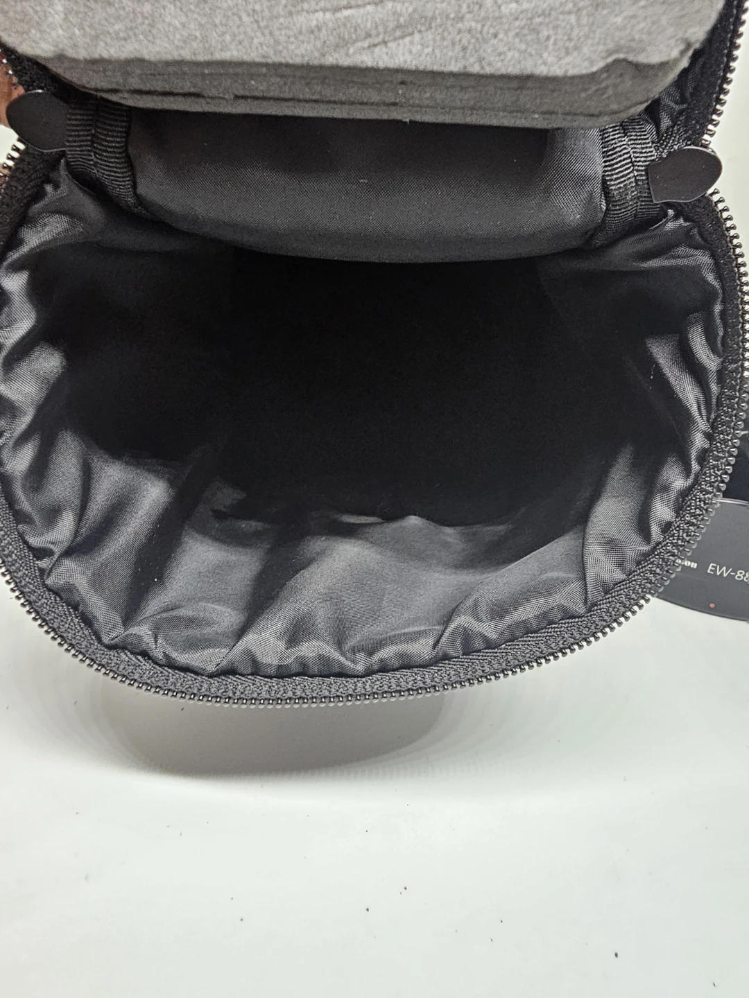 Canon EW-88 Lens Hood with Case - photo 4