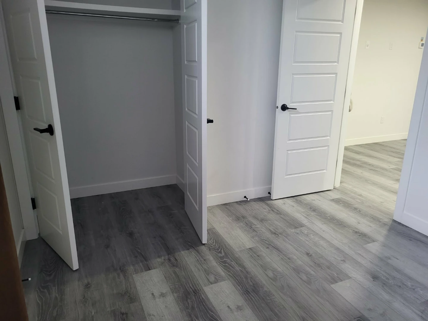1 bedroom legal basement - photo 4