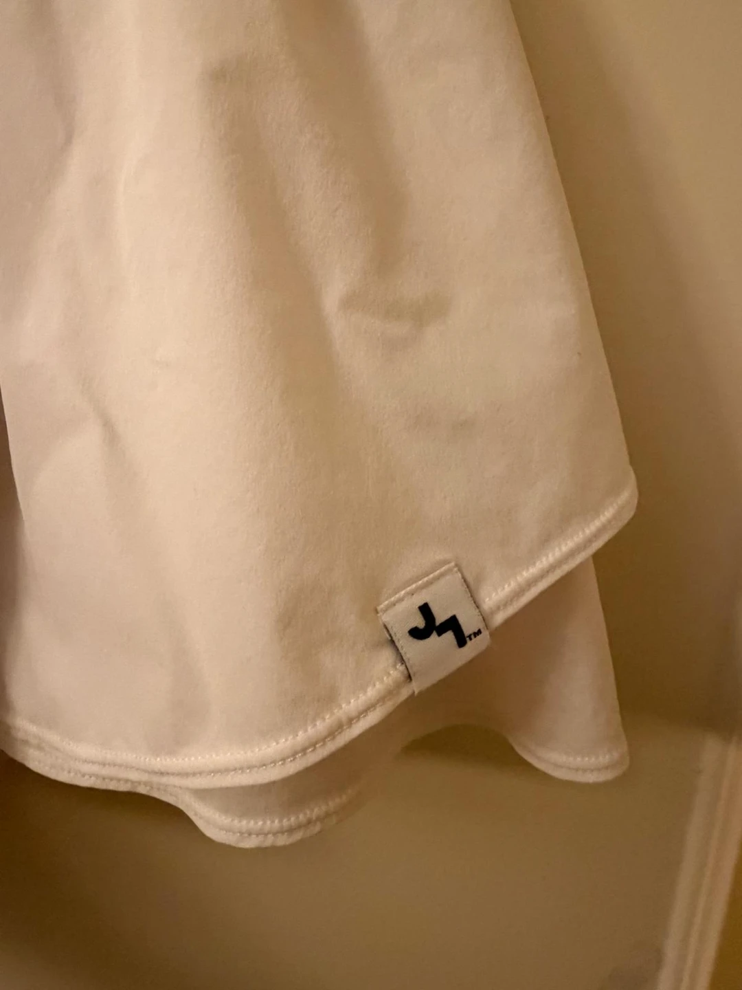White tennis skirt - photo 3