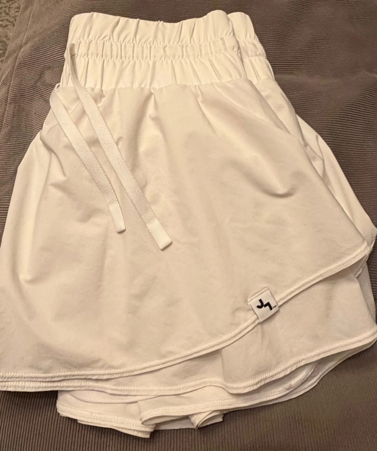 White tennis skirt - photo 4