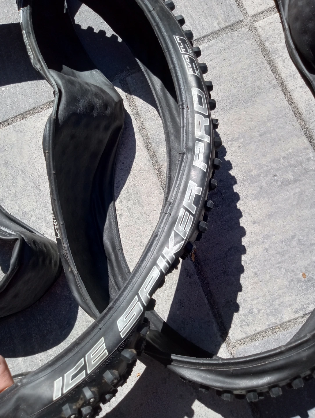 26 x 2.1 Schwalbe Ice Spiker Pro 2x tires - photo 3