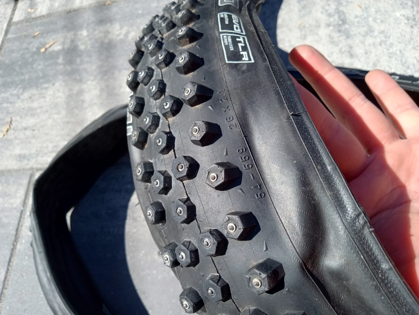 26 x 2.1 Schwalbe Ice Spiker Pro 2x tires - photo 4