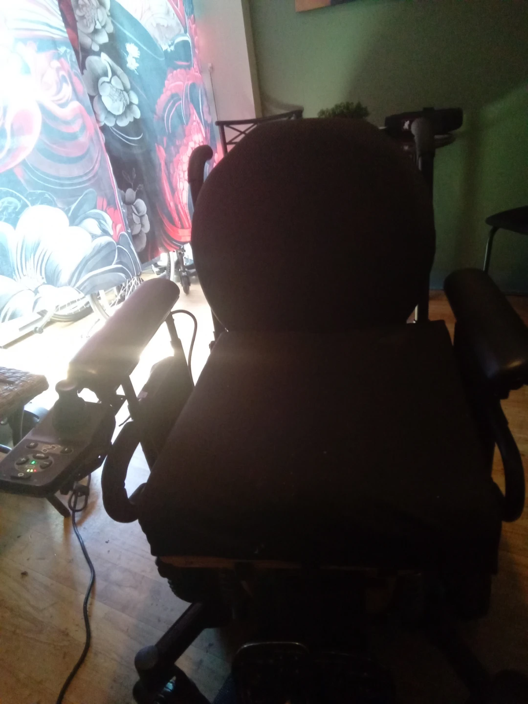 Quantum Power Wheelchair - photo 2