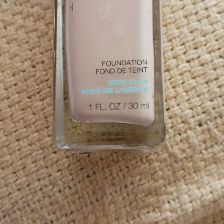 CoverGirl & Maybelline Foundations - photo 4