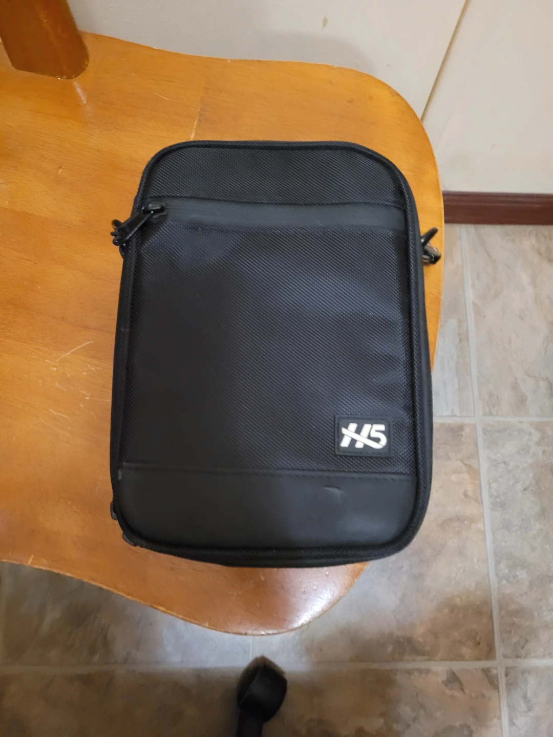 Smell proof carry bag