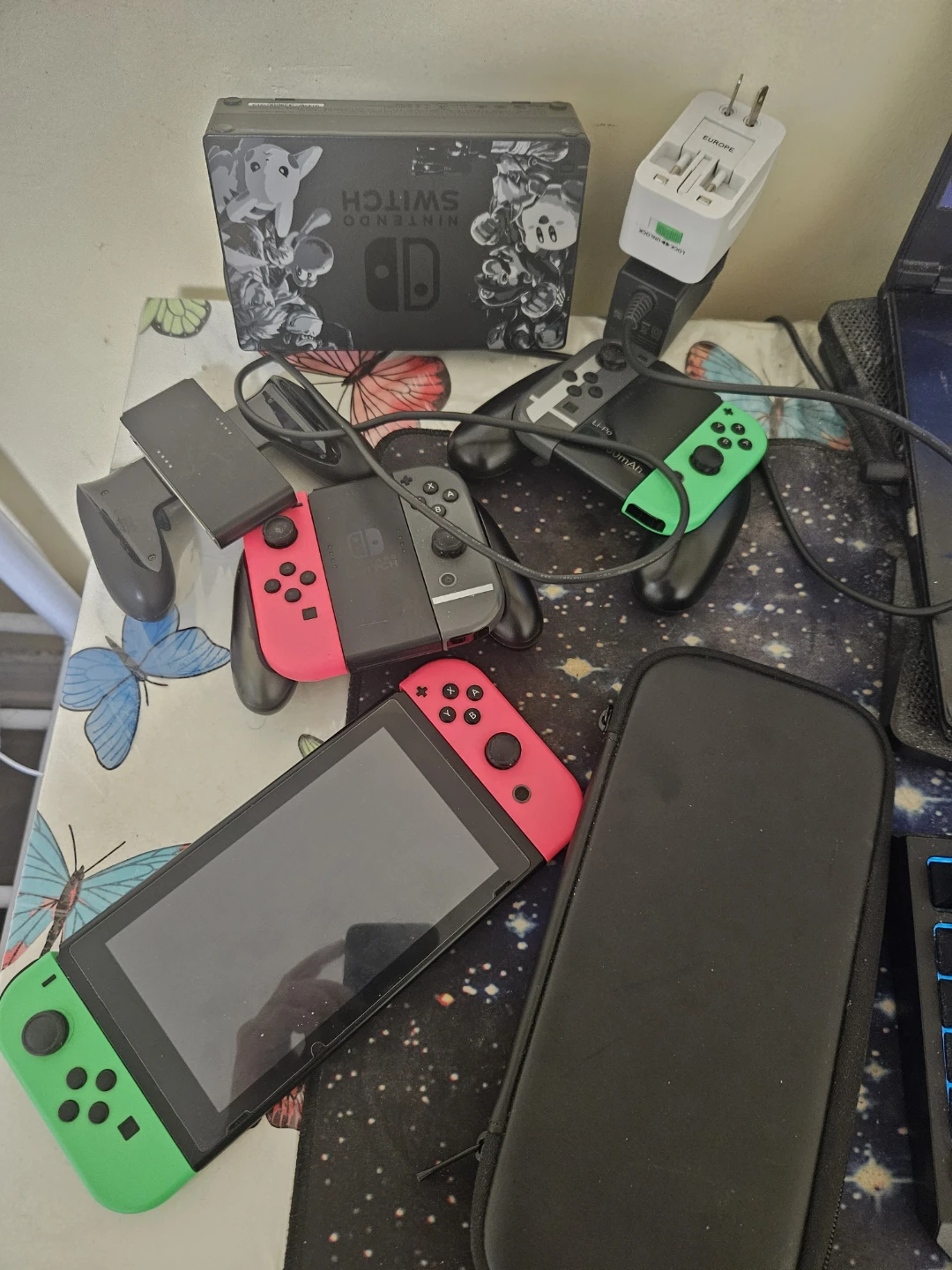 Nintendo switch + 5 physical games + 3 controllers - photo 5