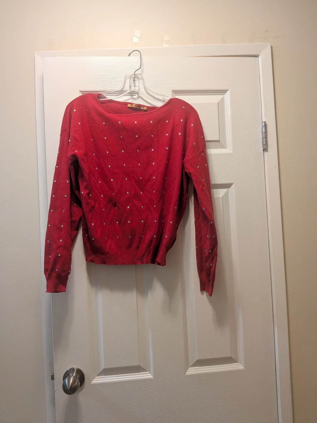 Belldini red crewneck sweater pick up in st Albert - photo 2