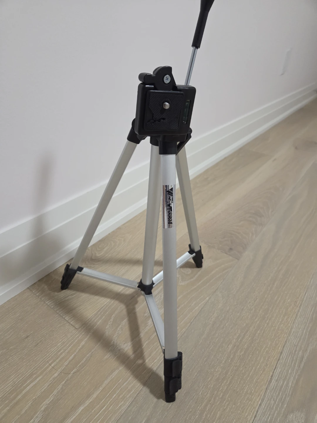 📷 Final Sale - Canon EOS M200 Camera with Stand - photo 3