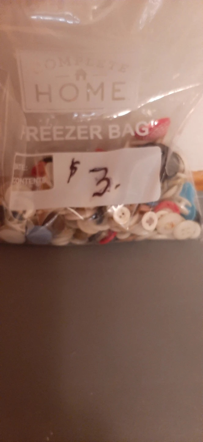 Small bag of Vintage buttons - photo 2