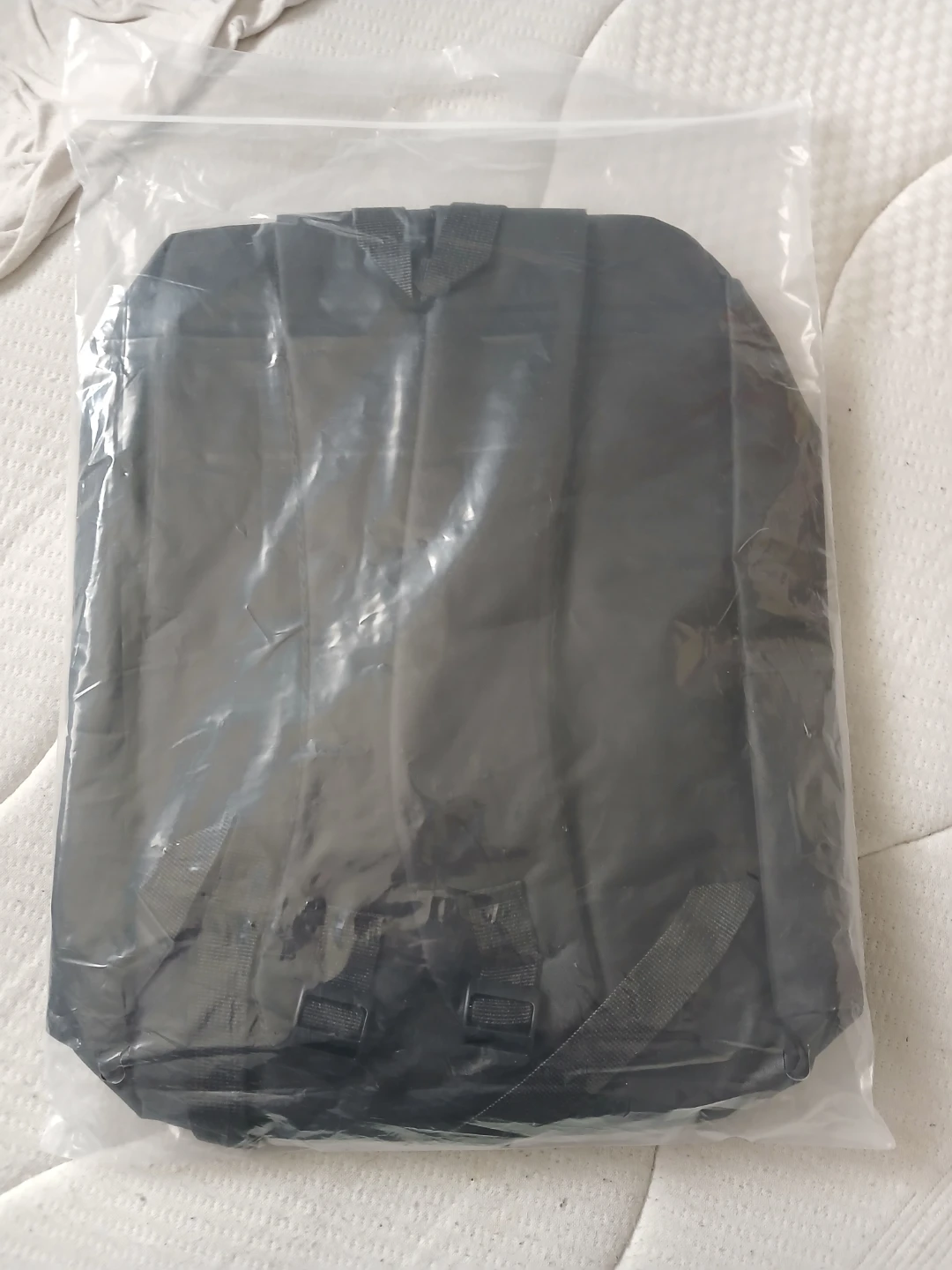 Large Capacity Black Backpack W/ External USB Charging Port - photo 2