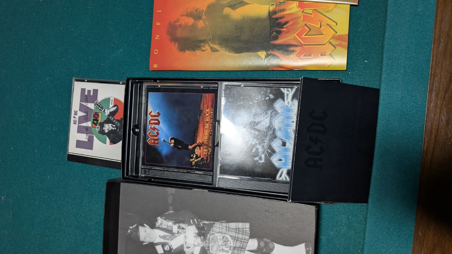 AC/DC Bonfire Box Set - photo 4