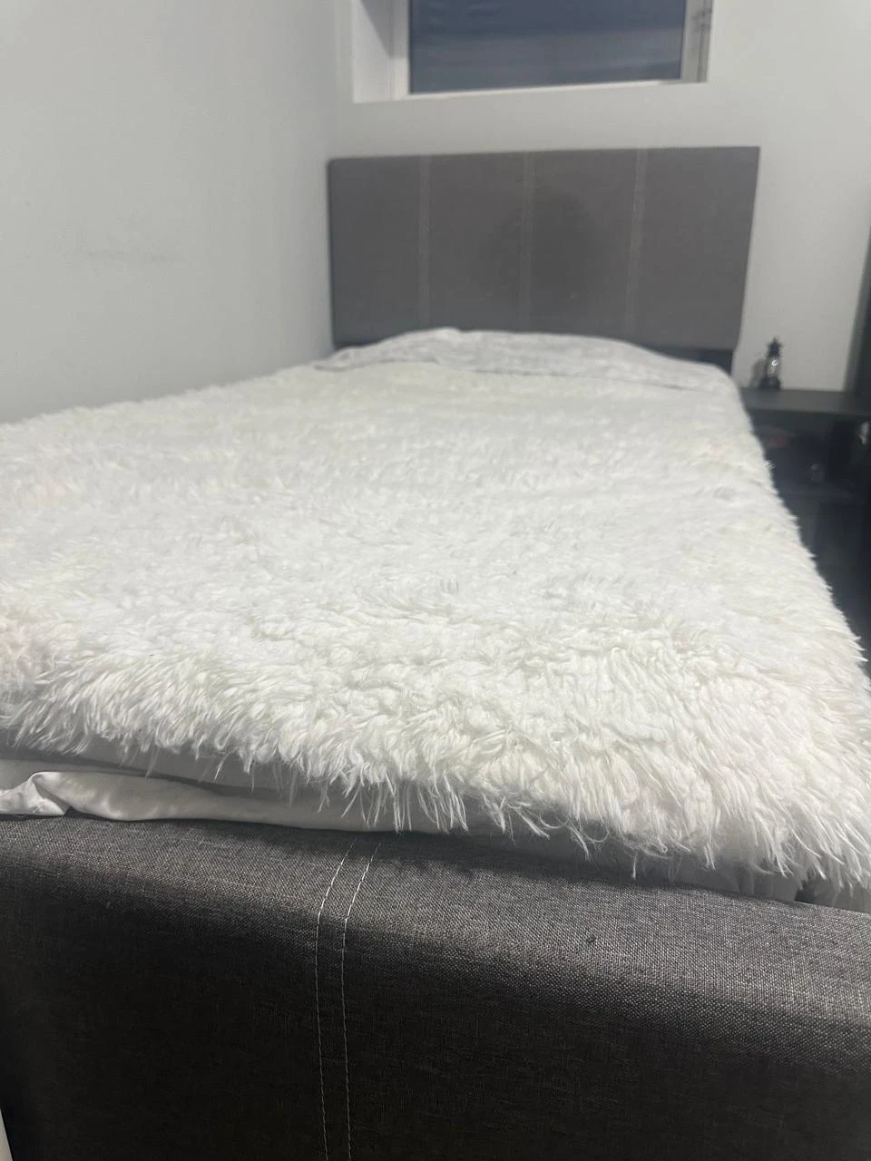 Single sized bed with mattress - photo 2