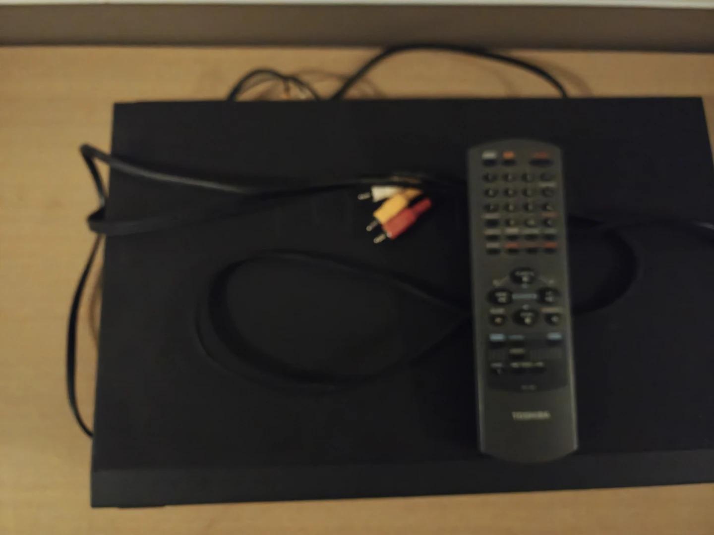 Toshiba VCR with Remote - photo 2