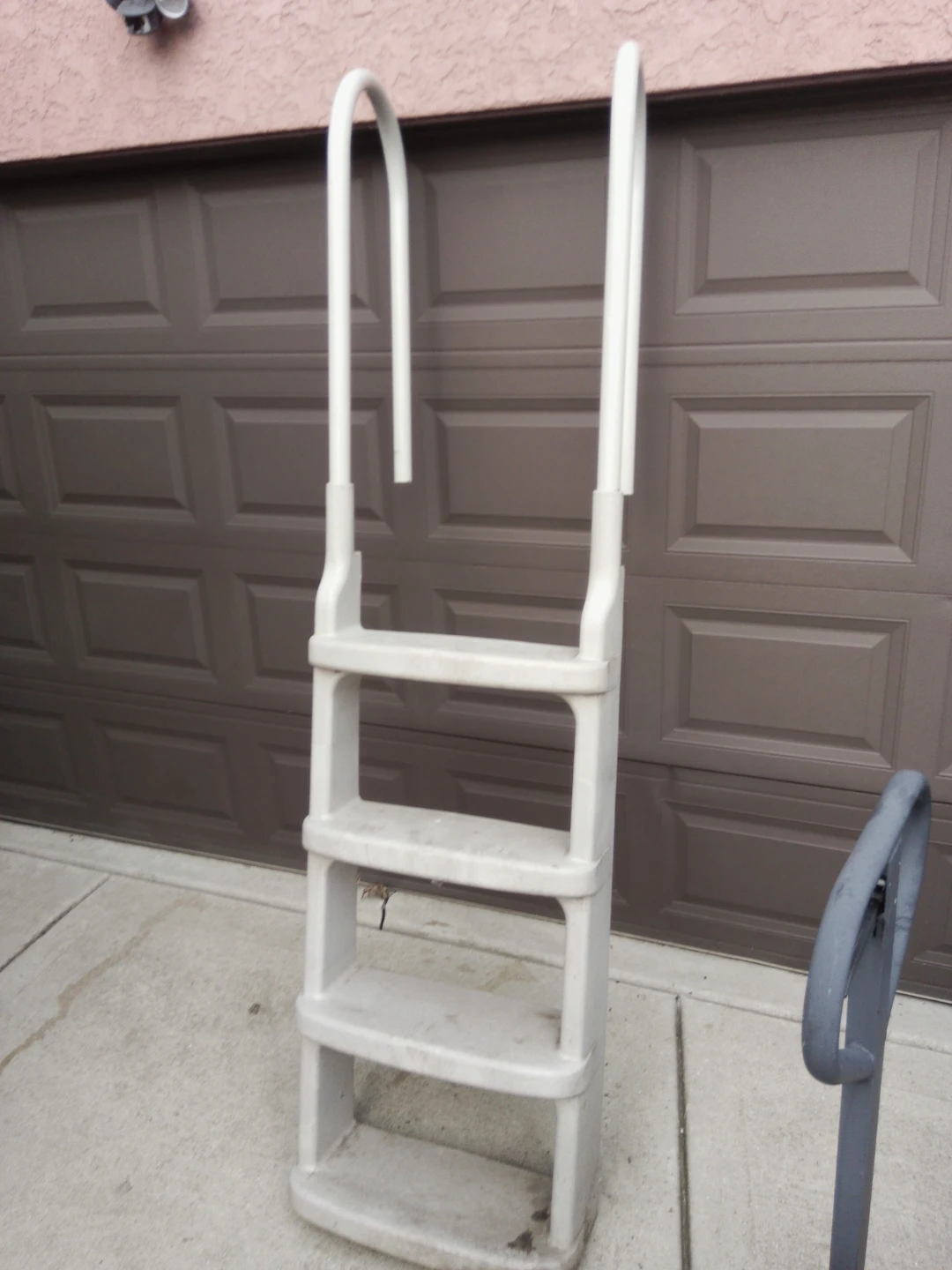 Plastic Pool Ladder - photo 2
