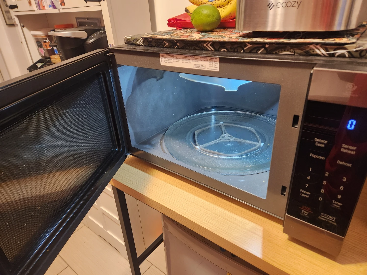 LG NeoChef 2.0 Cu. Ft. Countertop Microwave - photo 3