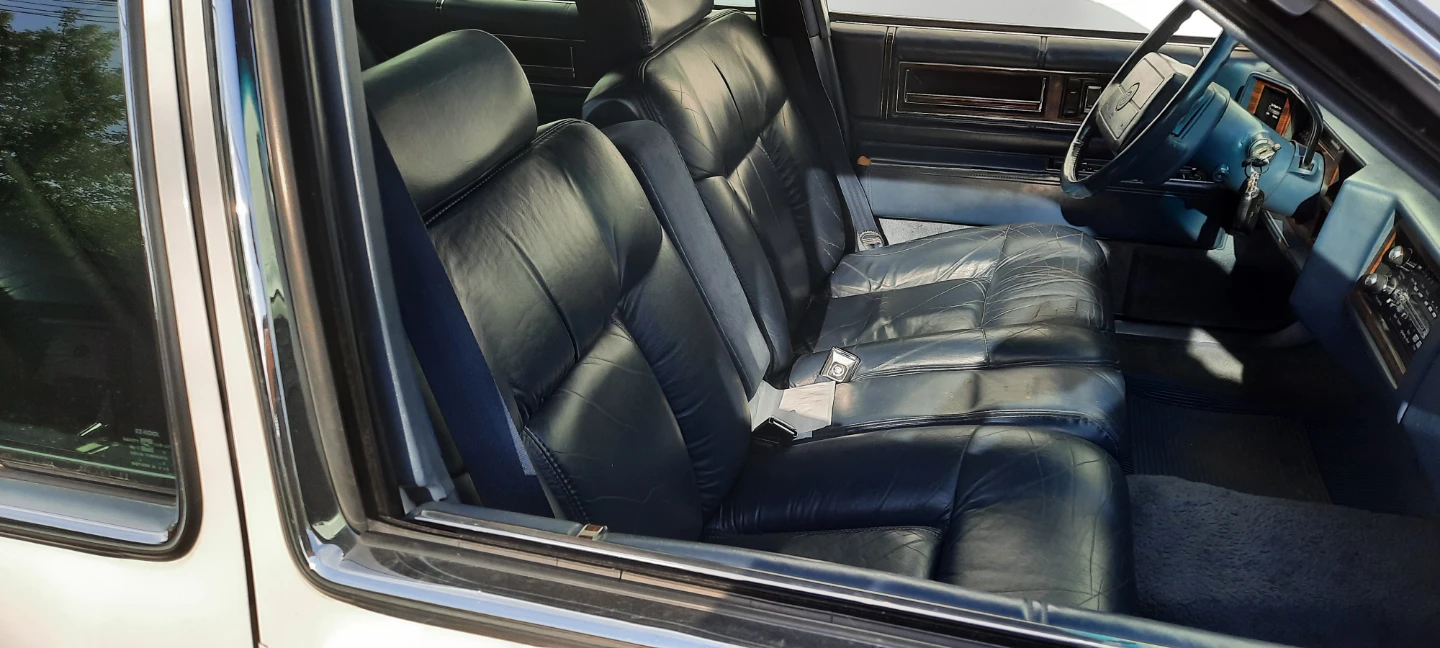 Cadillac Sedan de Ville Leather Interior - photo 2