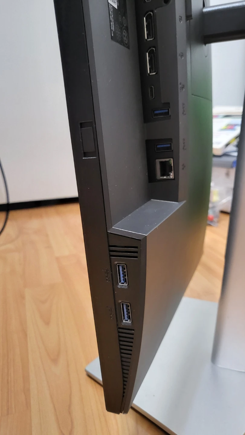 Dell 24" USB-C Hub Monitor (P2422HE) - photo 3
