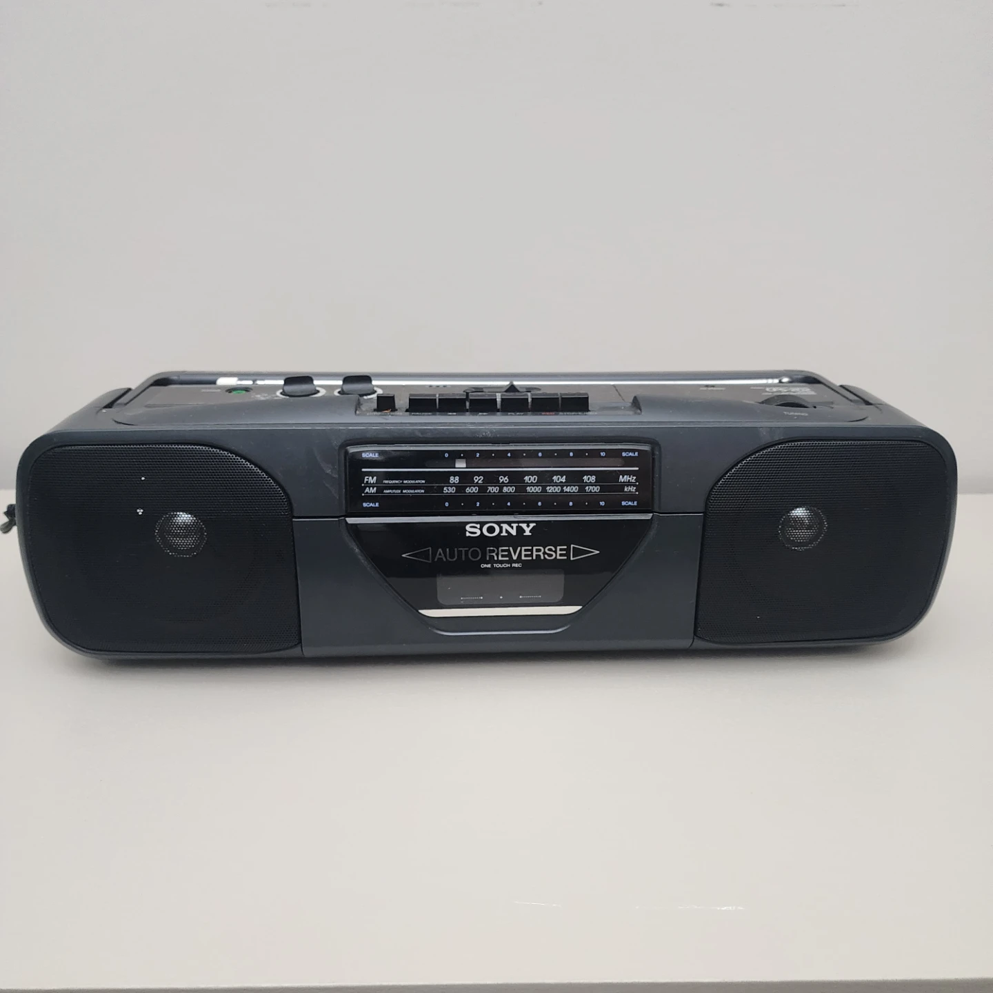Sony CFS-202 Boombox Cassette Player Radio - photo 4