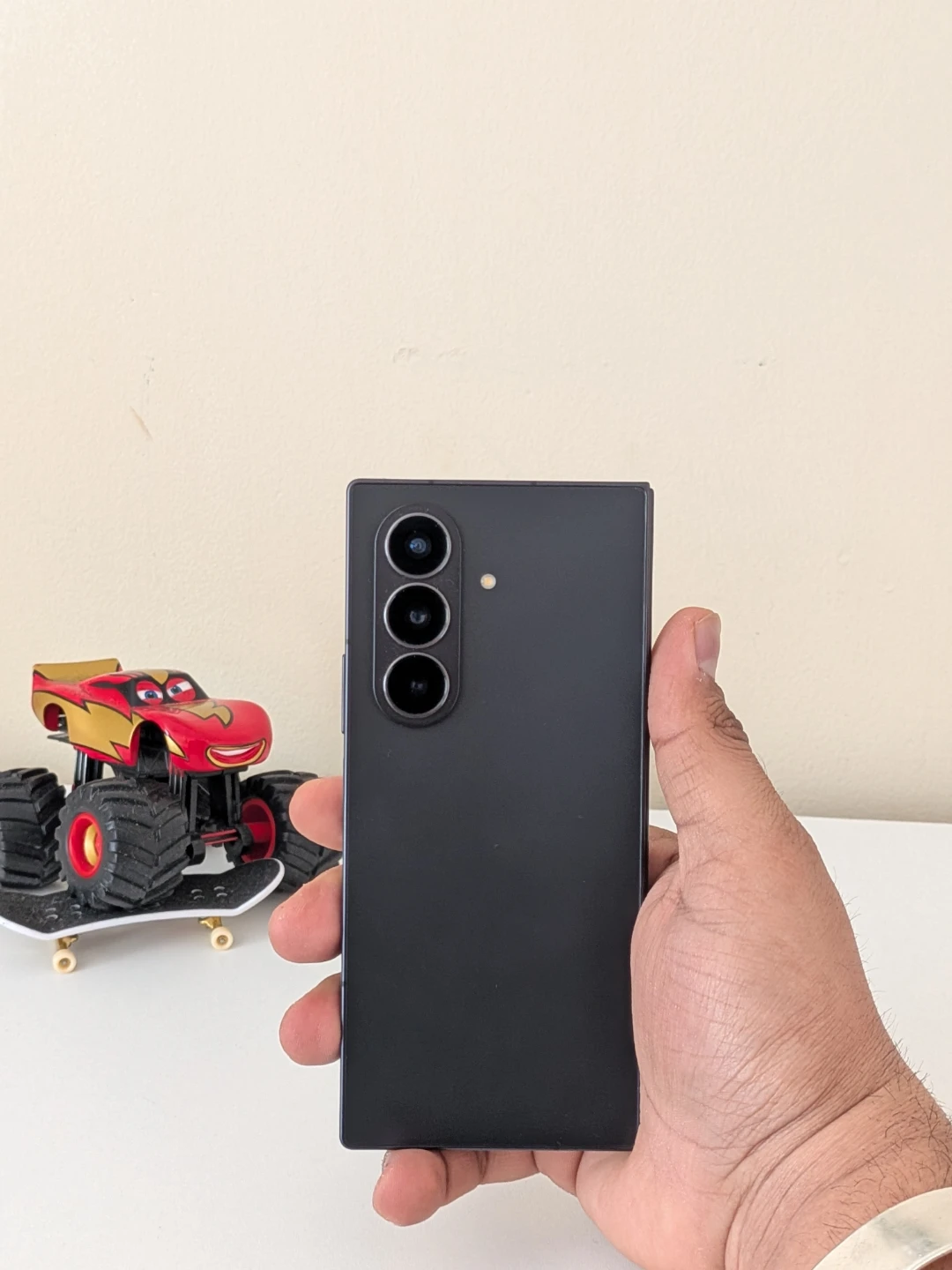 Samsung Galaxy Z Fold 7 | 256GB | Jet Black - photo 4