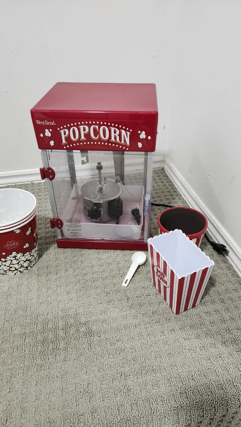 West Bend Popcorn Machine - photo 3