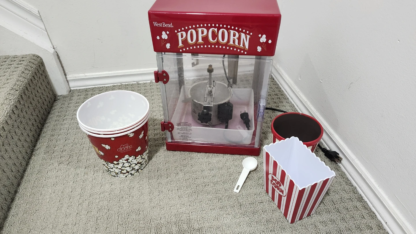 West Bend Popcorn Machine - photo 4