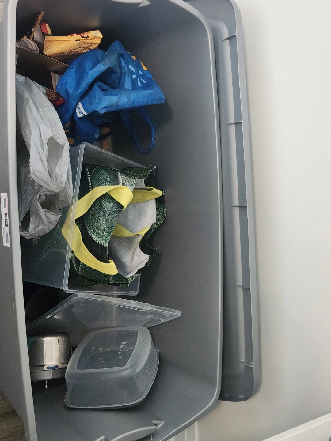 Sterilite Storage Bin with Lid - photo 2