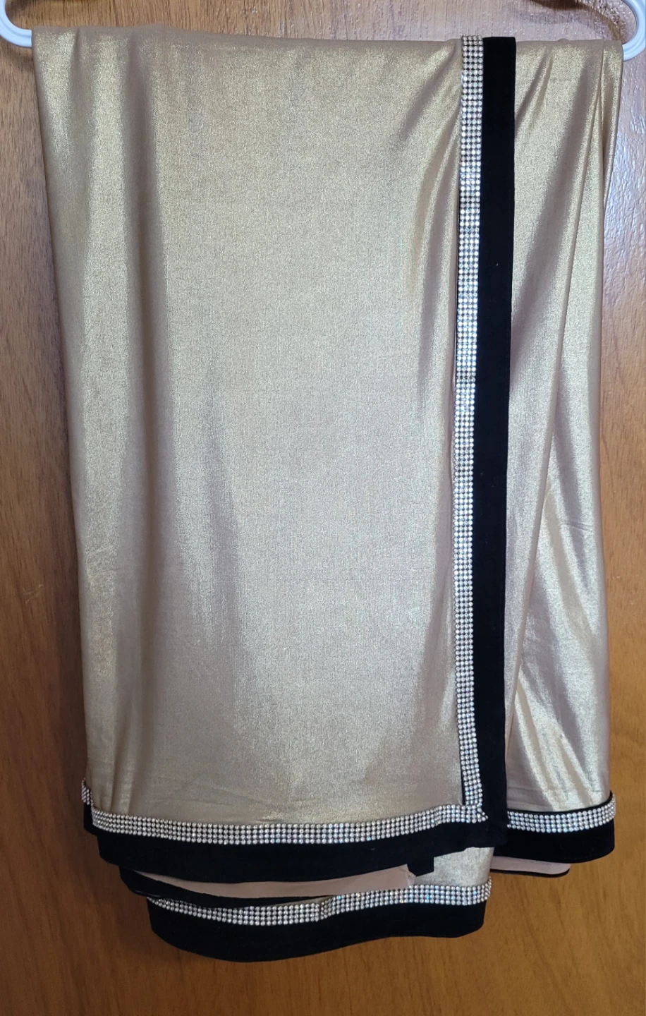 Gold Saree with Embellished Blouse - photo 2