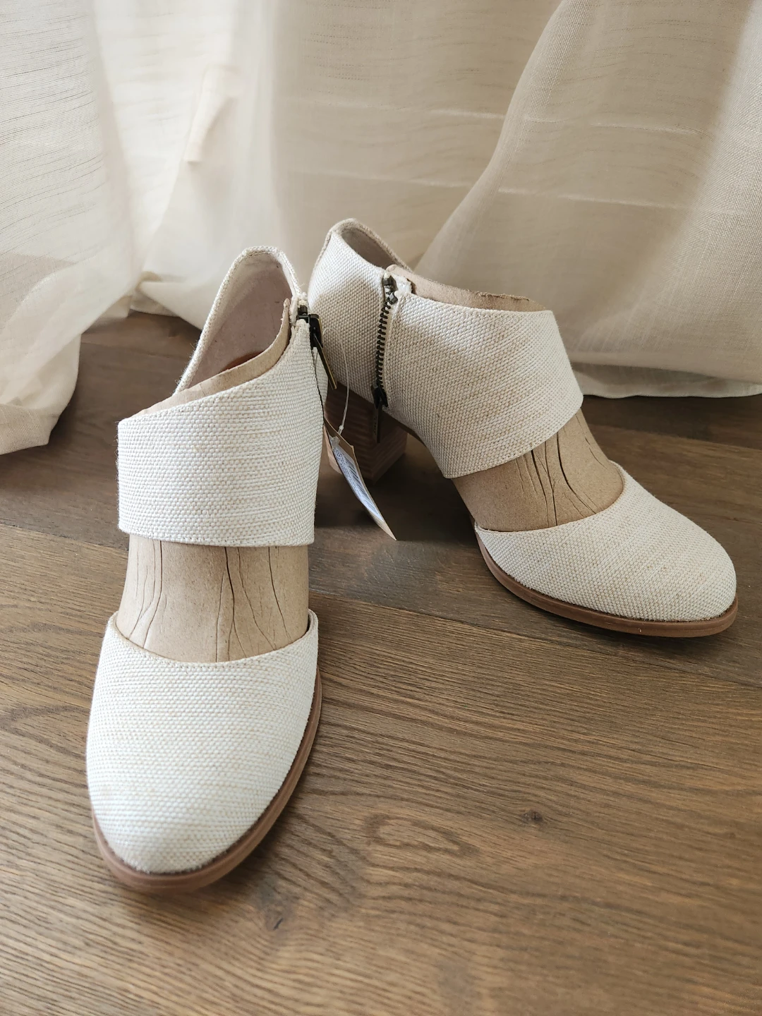 TOMS Women's White Canvas Heeled Ankle Boots