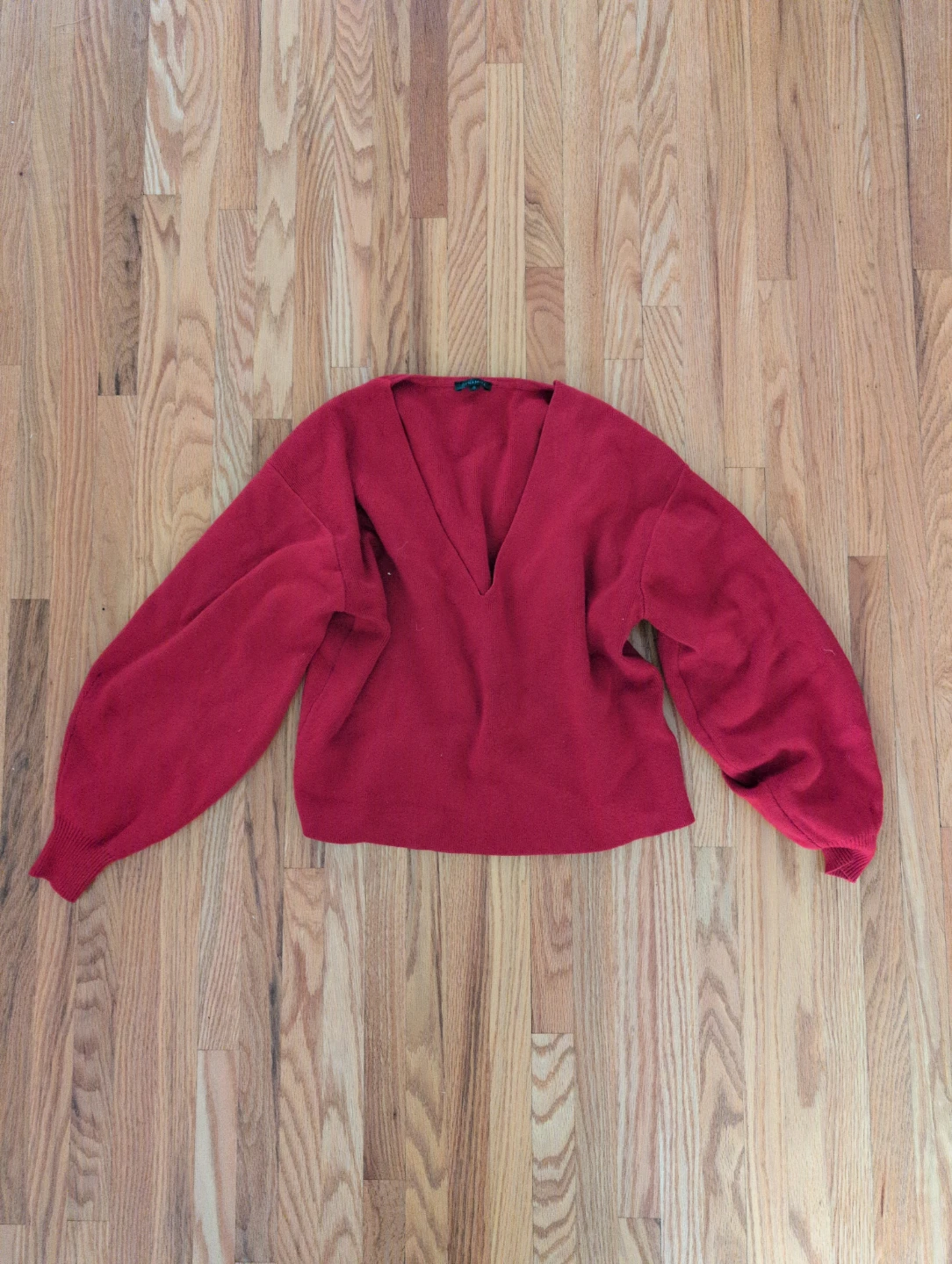 Red V-neck Sweater ⚽