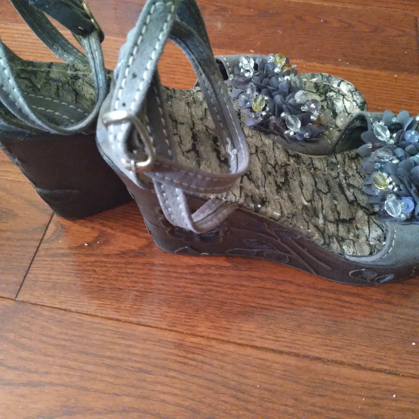 Women's Grey Wedge Sandals with Floral Embellishments