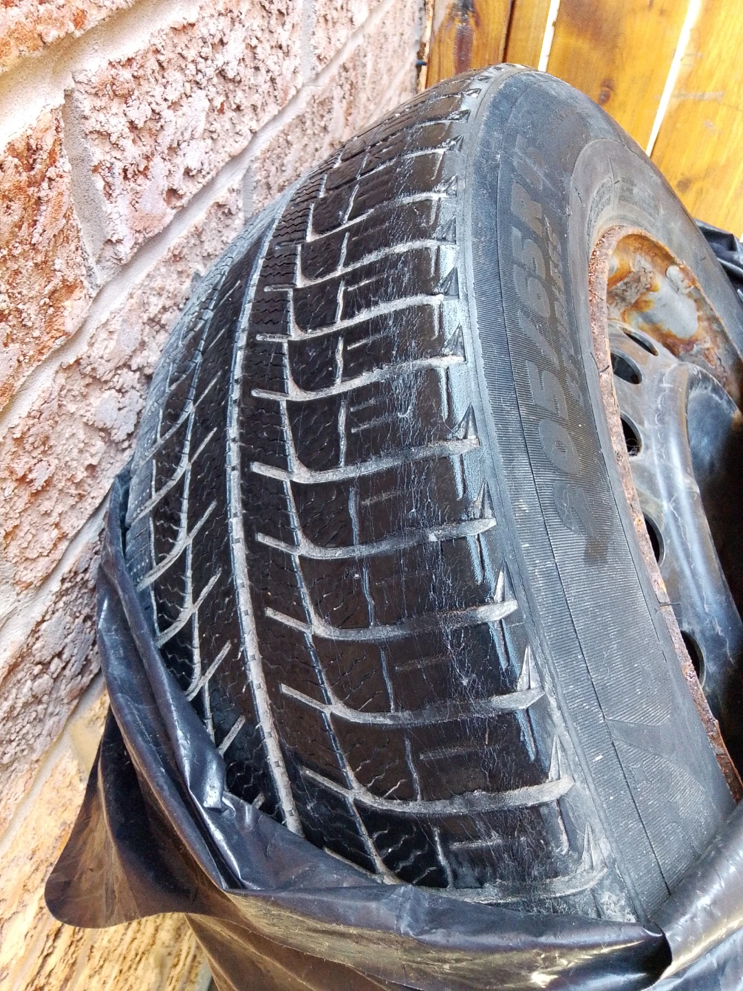 205/65R15 Studless Tire with Rim - photo 3