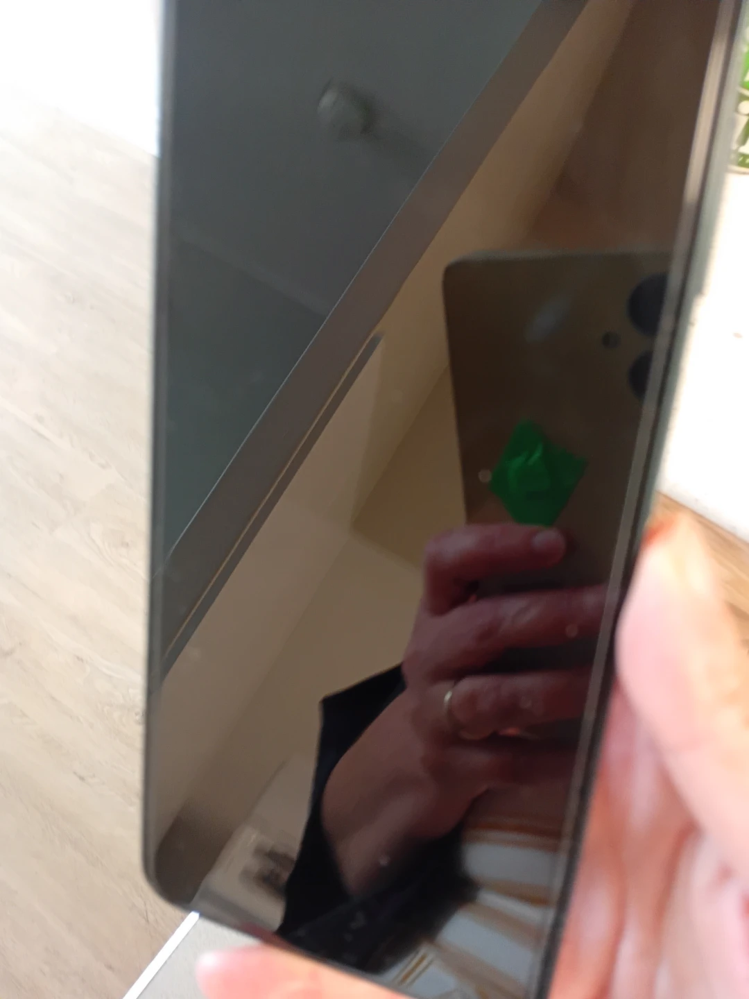 Samsung Green Smartphone - photo 2