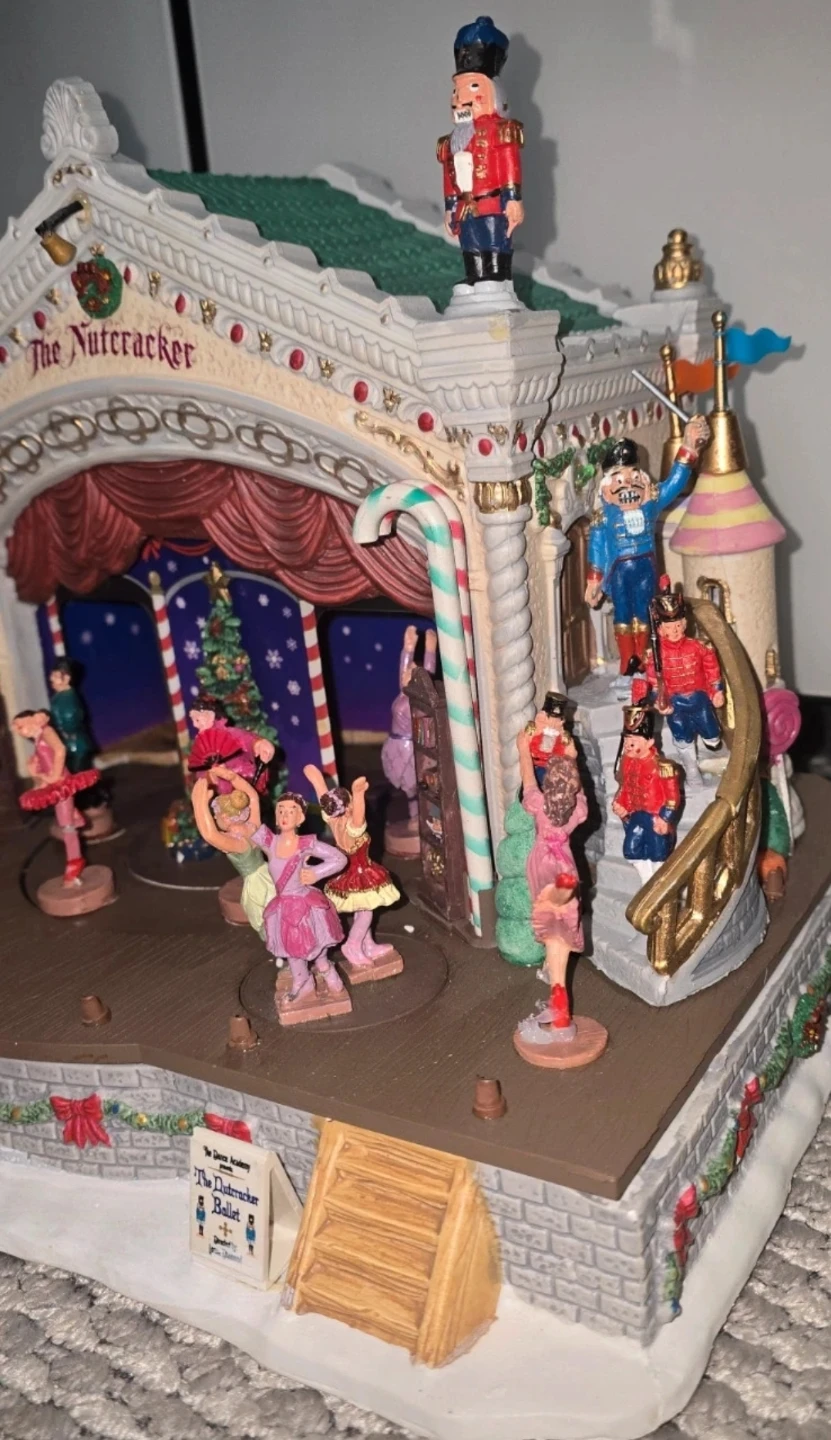 Nutcracker Ballet Mini Stage Christmas Set - photo 4