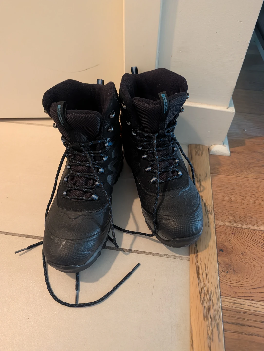 Black Insulated Winter Boots Size 9 - photo 3