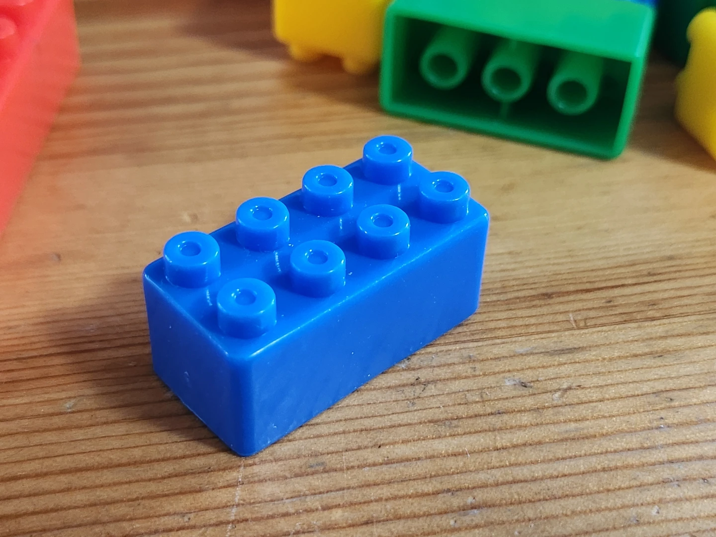 Colorful plastic building bricks - photo 4