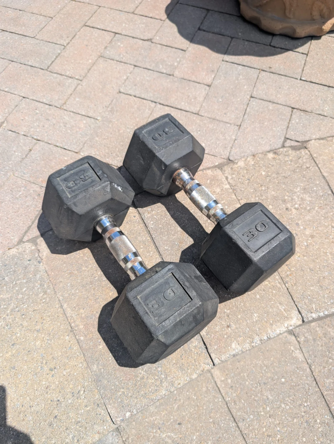 Pair 30lb Rubber Hex Dumbbell Set - photo 2