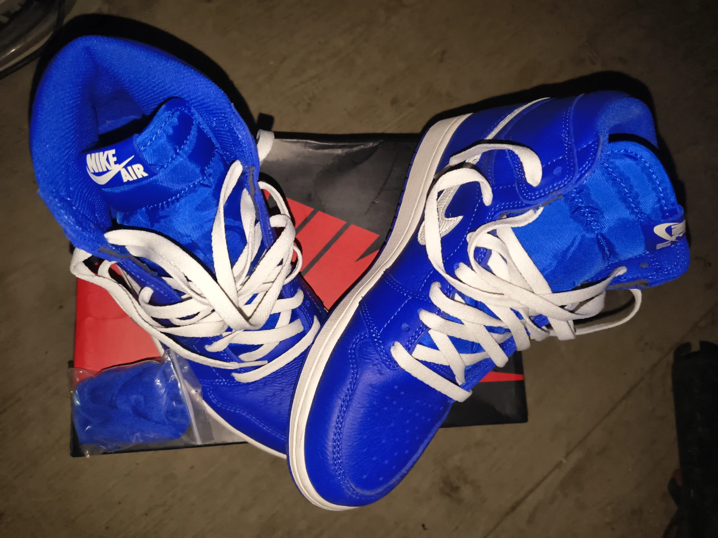 Air Jordan 1 Retro High OG Royal Blue - photo 3